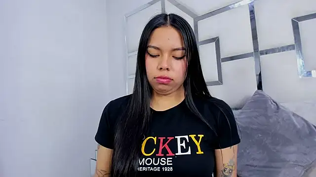 Snapshot of ZoeWan69 chatting on 09/29/25, 01:06 ZoeWan69 online show from 09/29/25, 01:06