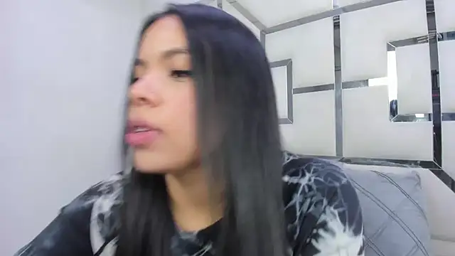 ZoeWan69 online show from 03/18/26, 02:08