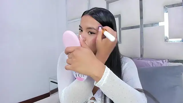 ZoeWan69 online show from 04/05/26, 01:40