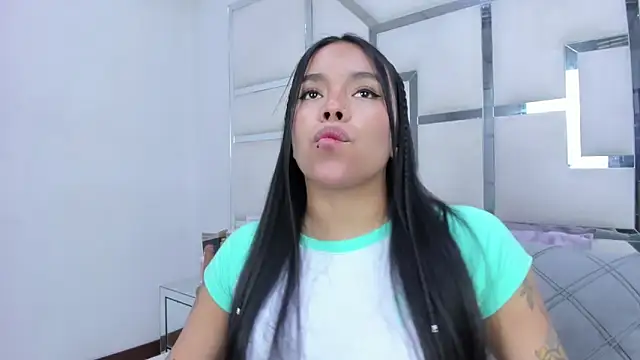 ZoeWan69 online show from 04/12/26, 02:20