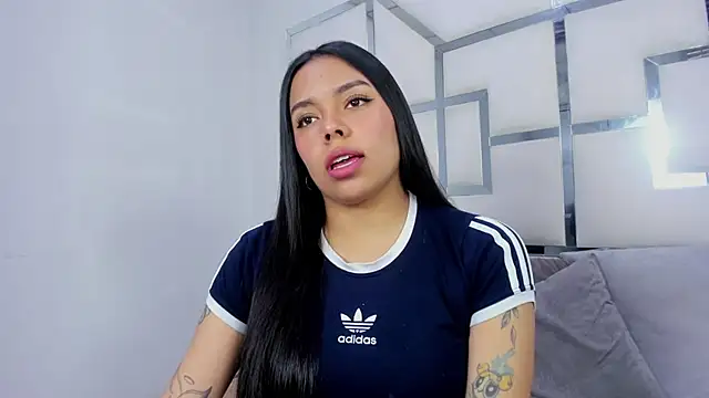 Snapshot of ZoeWan69 chatting on 09/16/25, 11:33 ZoeWan69 online show from 09/16/25, 11:33