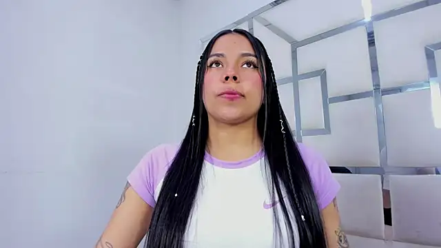 Snapshot of ZoeWan69 chatting on 09/14/25, 01:22 ZoeWan69 online show from 09/14/25, 01:22