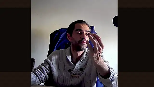 ReyDeBotones online show from 03/25/26, 04:39