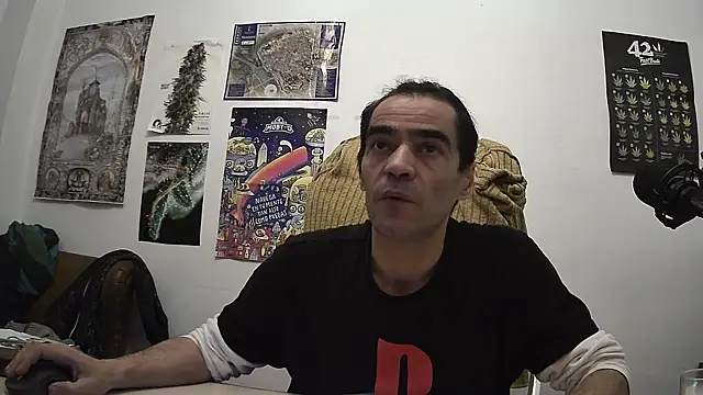 ReyDeBotones online show from 04/18/26, 07:40