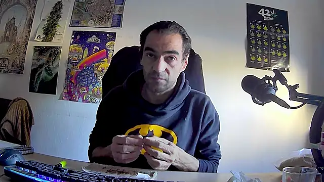 ReyDeBotones online show from 04/15/26, 05:50