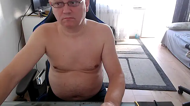 Snapshot of ruplumber chatting on 09/25/25, 07:47 ruplumber online show from 09/25/25, 07:47