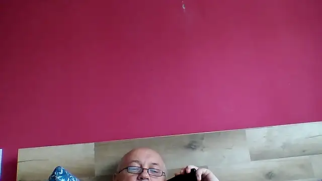 Snapshot of ruplumber chatting on 10/05/25, 11:01 ruplumber online show from 10/05/25, 11:01