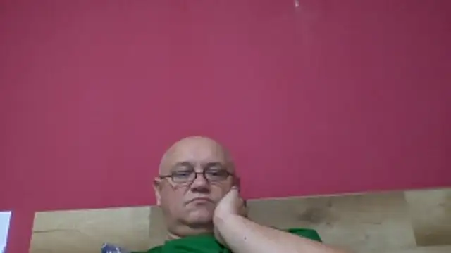 Snapshot of ruplumber chatting on 10/31/25, 11:11 ruplumber online show from 10/31/25, 11:11