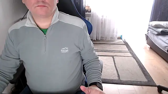 Snapshot of ruplumber chatting on 10/30/25, 09:29 ruplumber online show from 10/30/25, 09:29