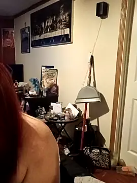 Snapshot of CutiepieMandii143 chatting on 12/18/25, 09:36 CutiepieMandii143 online show from 12/18/25, 09:36