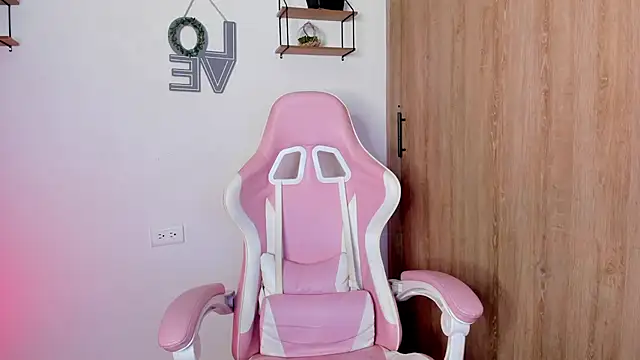 Bella ricci  online show from 11/16/25, 09:08