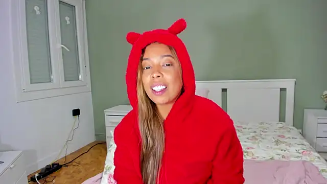 Izadi 7 online show from 10/31/25, 02:52