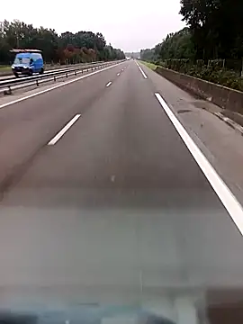 Snapshot of Dam70 chatting on 09/29/25, 06:31 Dam70 online show from 09/29/25, 06:31