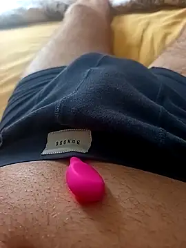 Snapshot of Dam70 chatting on 09/21/25, 11:59 Dam70 online show from 09/21/25, 11:59