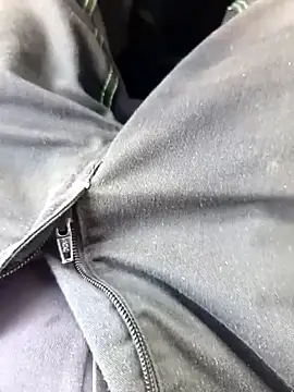 Snapshot of Dam70 chatting on 10/06/25, 11:11 Dam70 online show from 10/06/25, 11:11