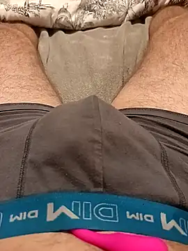 Snapshot of Dam70 chatting on 10/24/25, 06:29 Dam70 online show from 10/24/25, 06:29