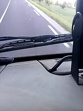 Snapshot of Dam70 chatting on 09/18/25, 05:43 Dam70 online show from 09/18/25, 05:43