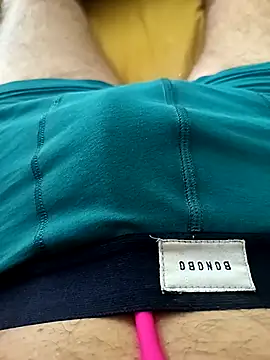 Snapshot of Dam70 chatting on 10/11/25, 11:33 Dam70 online show from 10/11/25, 11:33