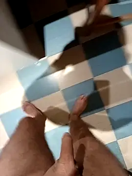 Snapshot of Dam70 chatting on 11/13/25, 04:38 Dam70 online show from 11/13/25, 04:38