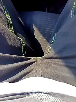 Snapshot of Dam70 chatting on 10/02/25, 11:35 Dam70 online show from 10/02/25, 11:35