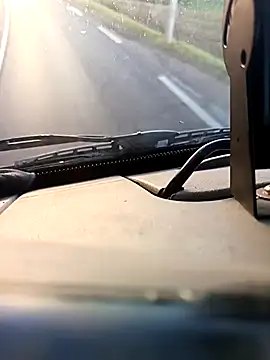 Snapshot of Dam70 chatting on 09/15/25, 05:41 Dam70 online show from 09/15/25, 05:41