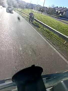 Snapshot of Dam70 chatting on 11/07/25, 09:25 Dam70 online show from 11/07/25, 09:25