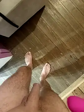 Snapshot of Dam70 chatting on 10/19/25, 05:43 Dam70 online show from 10/19/25, 05:43