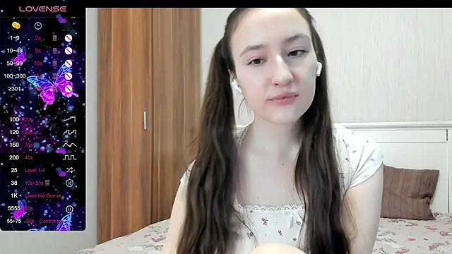 Snapshot of Cute__Nana chatting on 11/18/25, 02:27 Cute Nana online show from 11/18/25, 02:27