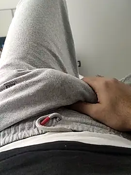 legolasleo online show from 11/10/25, 06:07