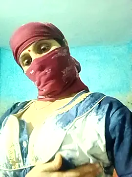 Snapshot of Sumann99 chatting on 03/08/25, 12:41 Sumann99 online show from 03/08/25, 12:41