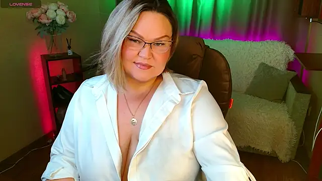 Vivien  wet online show from 09/23/25, 11:06