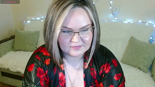 Vivien  wet online show from 02/02/25, 02:45