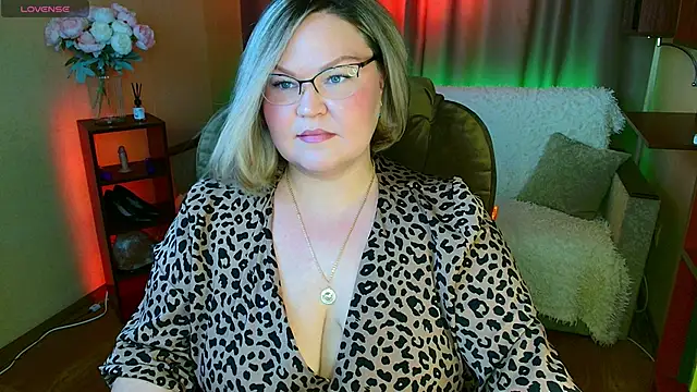 Vivien  wet online show from 09/19/25, 08:18