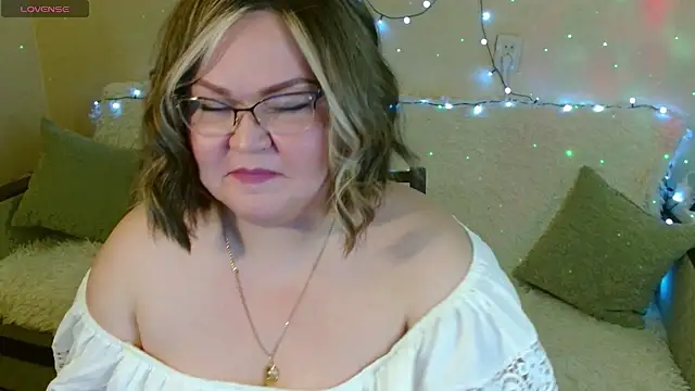 Vivien  wet online show from 02/05/25, 08:57