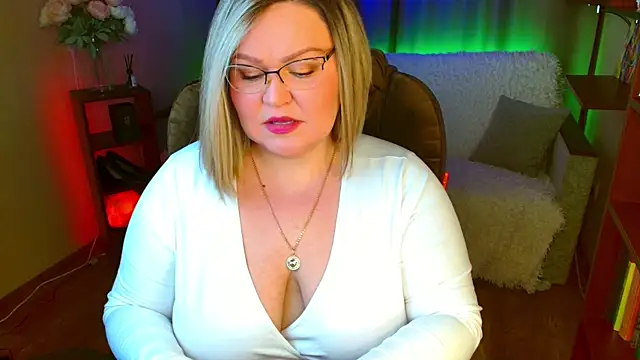 Vivien  wet online show from 11/15/25, 02:43