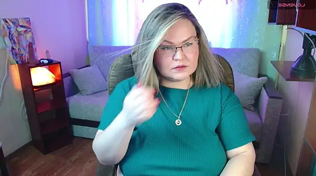 Vivien  wet online show from 03/17/25, 07:57