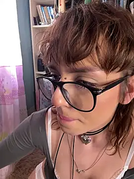 Snapshot of SingerMarla_ chatting on 03/04/25, 04:17 SingerMarla online show from 03/04/25, 04:17