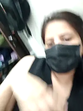 Snapshot of EZ_shuvani chatting on 02/28/25, 02:31 EZ shuvani online show from 02/28/25, 02:31