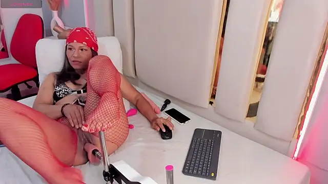 emmysandoval online show from 11/04/25, 12:53