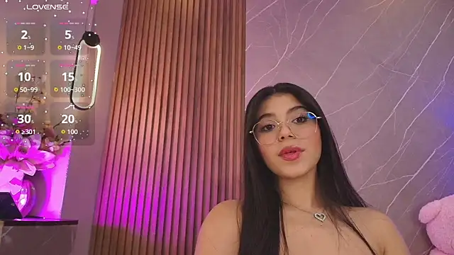 Snapshot of ariana_jhonson1 chatting on 06/03/26, 02:33 ariana jhonson1 online show from 06/03/26, 02:33