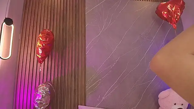 ariana jhonson1 online show from 04/10/26, 12:23