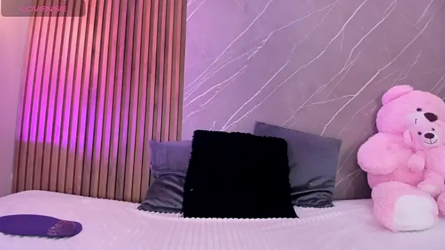 ariana jhonson1 online show from 10/16/25, 12:46