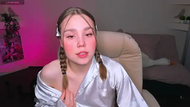 Snapshot of YourMegan chatting on 05/05/26, 06:33 YourMegan online show from 05/05/26, 06:33