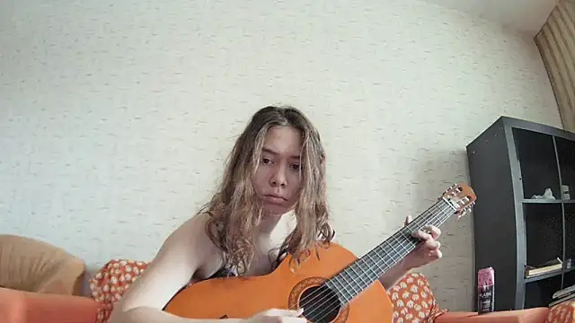 Snapshot of girliemilk chatting on 02/15/25, 06:44 girliemilk online show from 02/15/25, 06:44