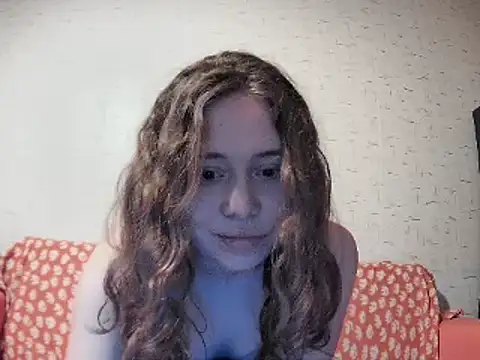 Snapshot of girliemilk chatting on 03/21/25, 05:23 girliemilk online show from 03/21/25, 05:23