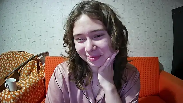 girliemilk online show from 11/17/25, 09:19