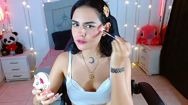 Snapshot of veronica_luar chatting on 10/10/25, 03:51 veronica luar online show from 10/10/25, 03:51
