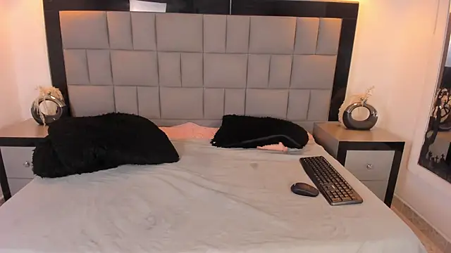 Your Lady Milf online show from 03/22/25, 04:26