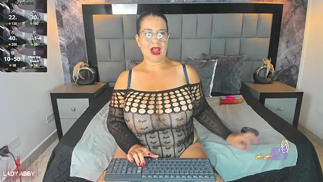 Your Lady Milf online show from 01/13/26, 07:07