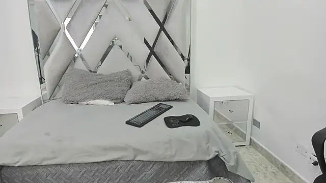 Your Lady Milf online show from 02/25/25, 12:27